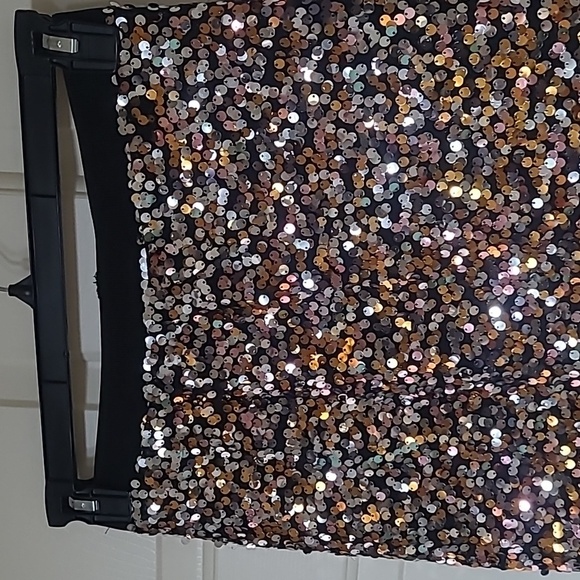 H&M sequin skirt - Picture 2 of 4